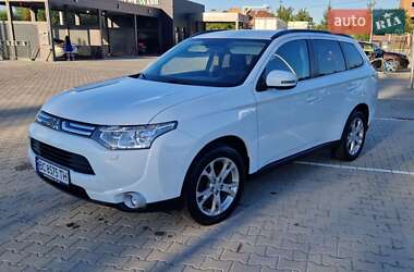 Внедорожник / Кроссовер Mitsubishi Outlander 2012 в Львове