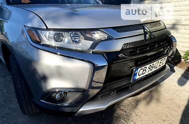 Внедорожник / Кроссовер Mitsubishi Outlander 2017 в Чернигове