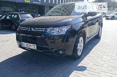 Позашляховик / Кросовер Mitsubishi Outlander 2013 в Львові