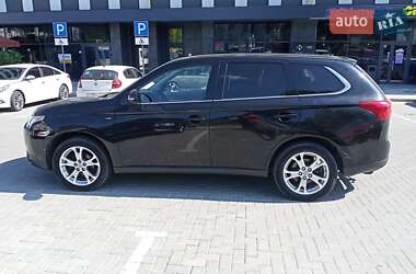 Внедорожник / Кроссовер Mitsubishi Outlander 2013 в 