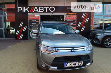 Mitsubishi Outlander 2015