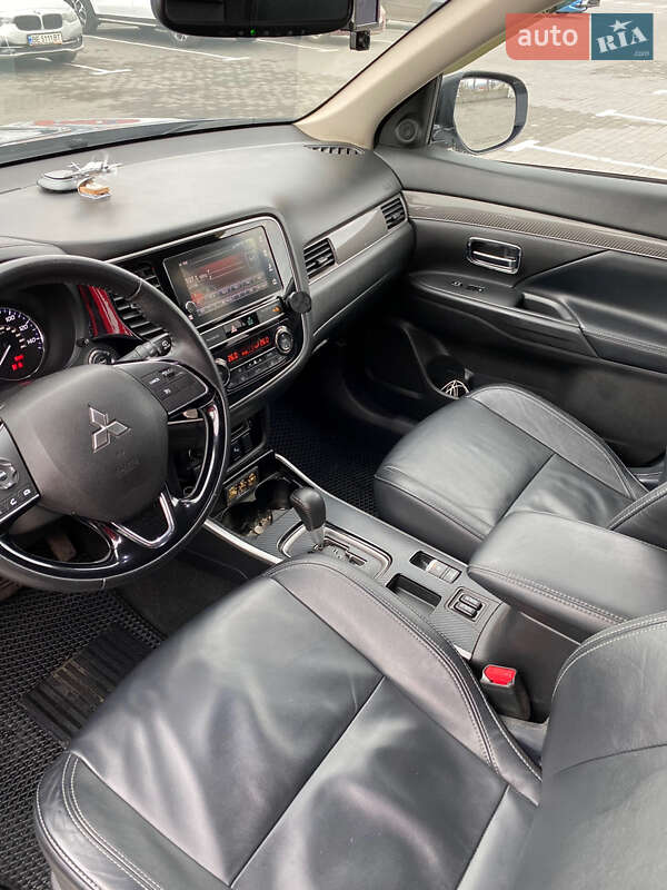 Позашляховик / Кросовер Mitsubishi Outlander 2018 в Миколаєві