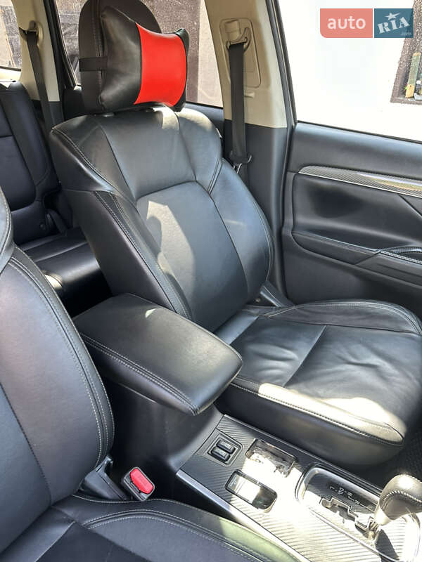 Позашляховик / Кросовер Mitsubishi Outlander 2018 в Миколаєві