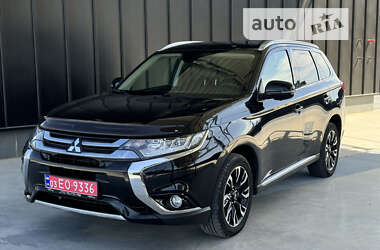 Внедорожник / Кроссовер Mitsubishi Outlander 2016 в Каменец-Подольском