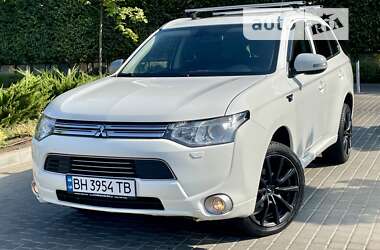 Внедорожник / Кроссовер Mitsubishi Outlander 2014 в Одессе