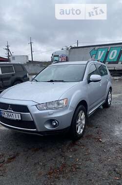 Позашляховик / Кросовер Mitsubishi Outlander 2011 в Рівному