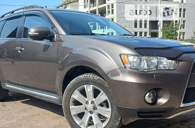 Mitsubishi Outlander 2011