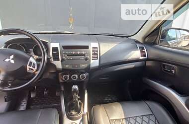 Внедорожник / Кроссовер Mitsubishi Outlander 2011 в Стрые