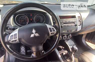 Внедорожник / Кроссовер Mitsubishi Outlander 2011 в Стрые