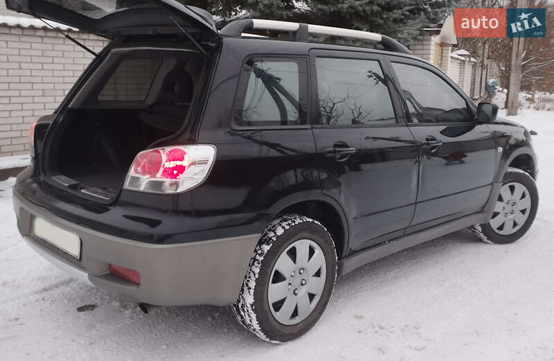 Позашляховик / Кросовер Mitsubishi Outlander 2003 в Києві