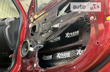 Внедорожник / Кроссовер Mitsubishi Outlander 2010 в 
