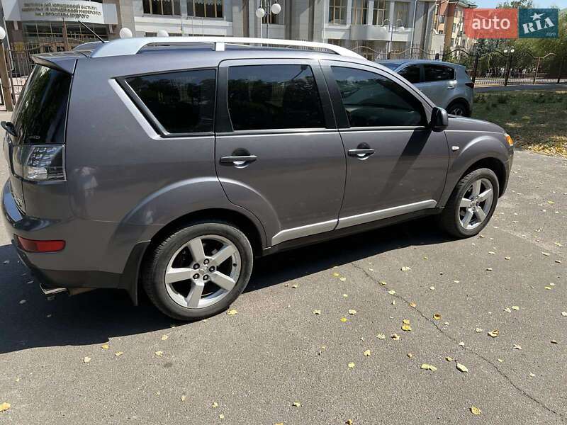 Внедорожник / Кроссовер Mitsubishi Outlander 2008 в Полтаве