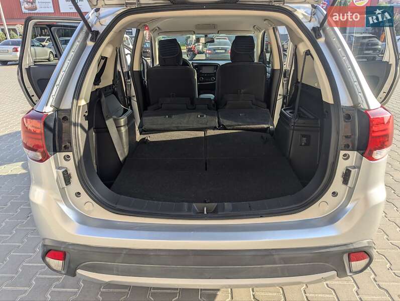Позашляховик / Кросовер Mitsubishi Outlander 2017 в Тернополі