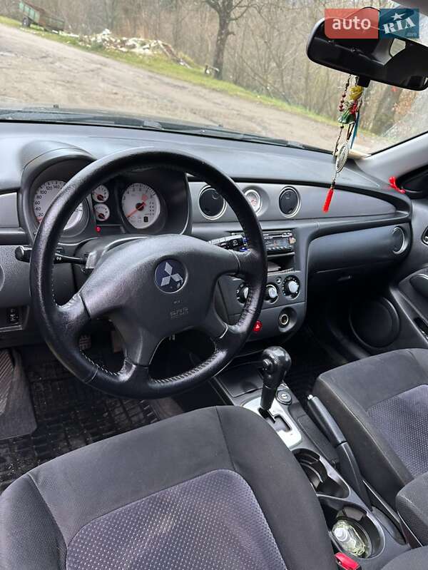 Внедорожник / Кроссовер Mitsubishi Outlander 2005 в Сколе