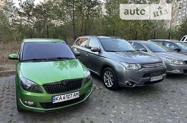 Внедорожник / Кроссовер Mitsubishi Outlander 2014 в Ромнах