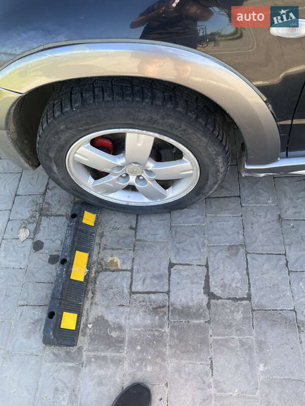 Позашляховик / Кросовер Mitsubishi Outlander 2006 в Шацьку