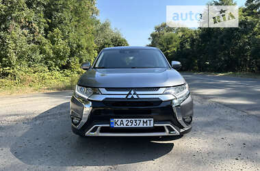 Внедорожник / Кроссовер Mitsubishi Outlander 2019 в Чернигове