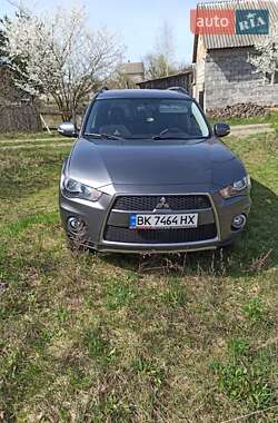 Mitsubishi Outlander 2011