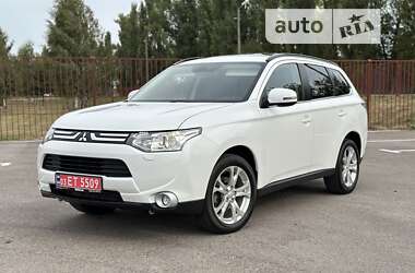 Позашляховик / Кросовер Mitsubishi Outlander 2014 в Луцьку