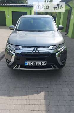 Позашляховик / Кросовер Mitsubishi Outlander 2020 в Кам'янець-Подільському