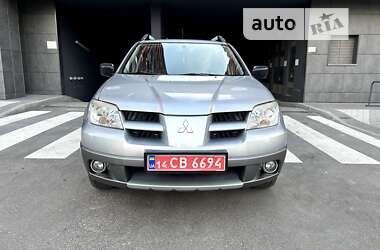 Позашляховик / Кросовер Mitsubishi Outlander 2007 в Києві