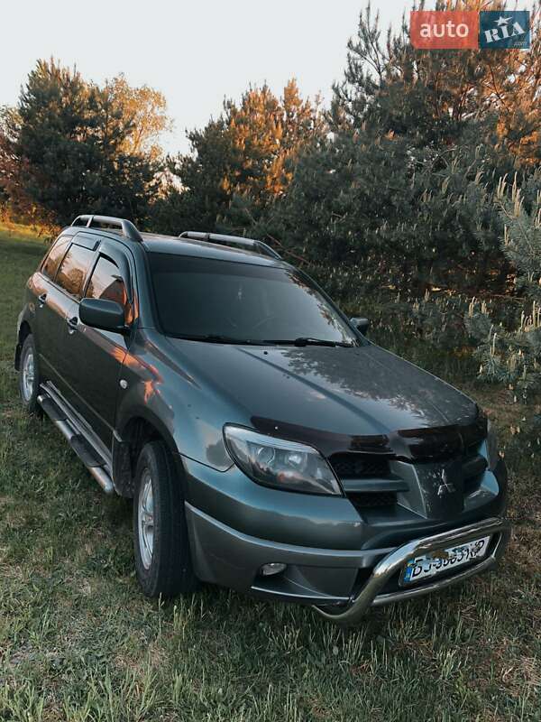 Внедорожник / Кроссовер Mitsubishi Outlander 2004 в Тернополе фото 3 Внедорожник / Кроссовер Mitsubishi Outlander 2004 в Тернополе