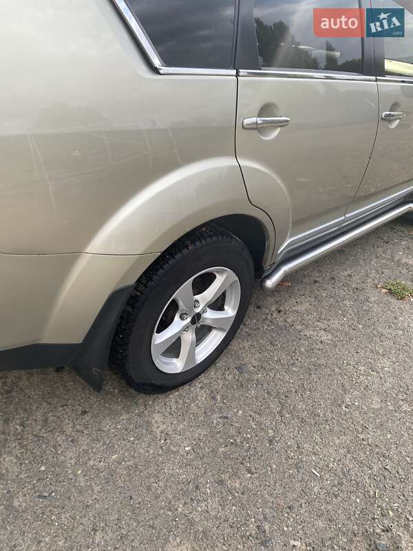 Позашляховик / Кросовер Mitsubishi Outlander 2006 в Благовіщенську