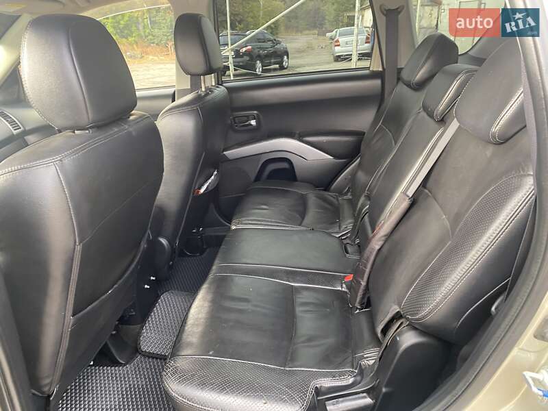 Позашляховик / Кросовер Mitsubishi Outlander 2006 в Благовіщенську