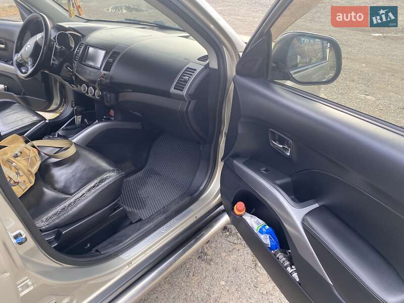 Позашляховик / Кросовер Mitsubishi Outlander 2006 в Благовіщенську