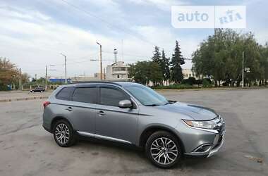 Позашляховик / Кросовер Mitsubishi Outlander 2016 в Житомирі