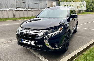 Внедорожник / Кроссовер Mitsubishi Outlander 2019 в Львове