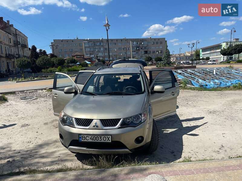 Позашляховик / Кросовер Mitsubishi Outlander 2006 в Золочеві