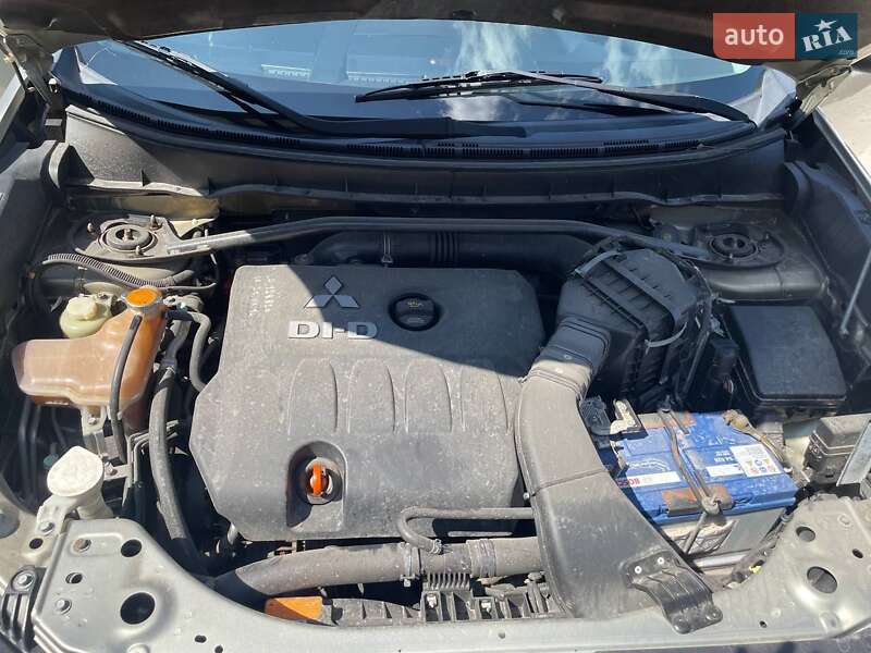 Позашляховик / Кросовер Mitsubishi Outlander 2006 в Золочеві