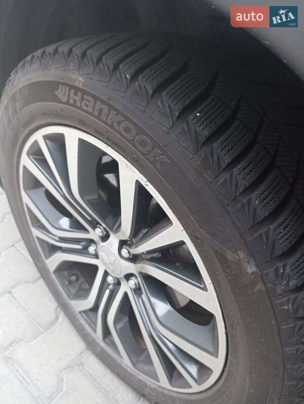 Внедорожник / Кроссовер Mitsubishi Outlander 2015 в Львове