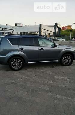 Внедорожник / Кроссовер Mitsubishi Outlander 2011 в Луцке