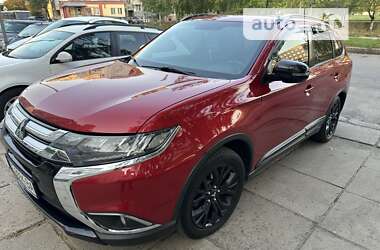 Позашляховик / Кросовер Mitsubishi Outlander 2018 в Львові