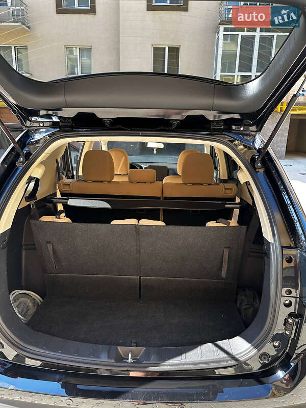 Внедорожник / Кроссовер Mitsubishi Outlander 2015 в Черновцах