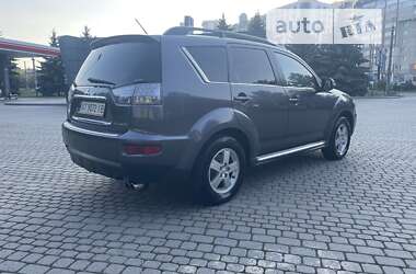 Внедорожник / Кроссовер Mitsubishi Outlander 2010 в 