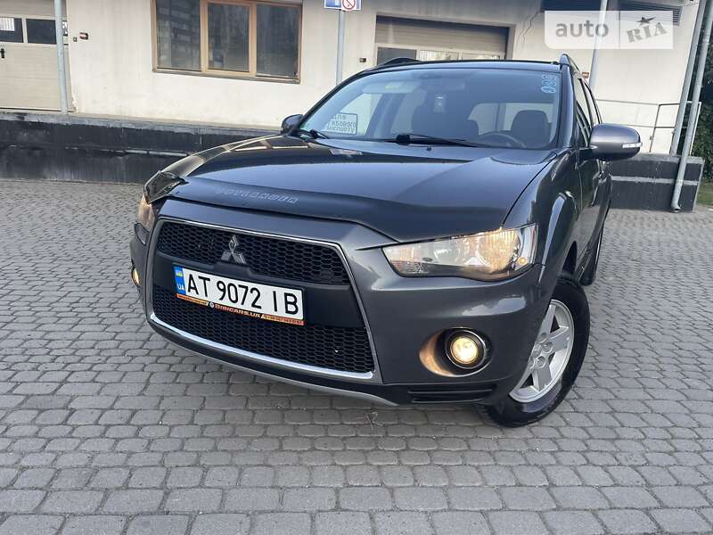 Внедорожник / Кроссовер Mitsubishi Outlander 2010 в 