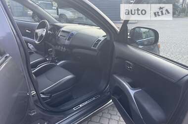 Внедорожник / Кроссовер Mitsubishi Outlander 2010 в 