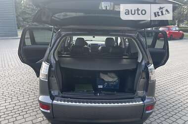 Внедорожник / Кроссовер Mitsubishi Outlander 2010 в 