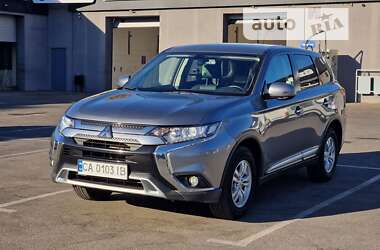 Позашляховик / Кросовер Mitsubishi Outlander 2019 в Черкасах