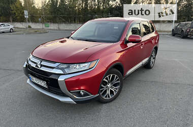 Позашляховик / Кросовер Mitsubishi Outlander 2018 в Києві