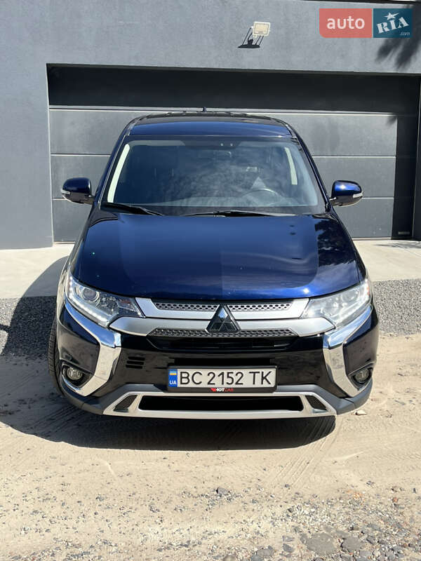 Внедорожник / Кроссовер Mitsubishi Outlander 2019 в Львове