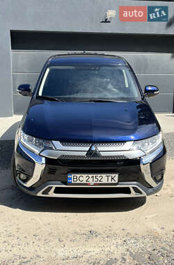 Внедорожник / Кроссовер Mitsubishi Outlander 2019 в 