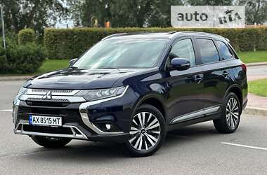 Внедорожник / Кроссовер Mitsubishi Outlander 2023 в Киеве