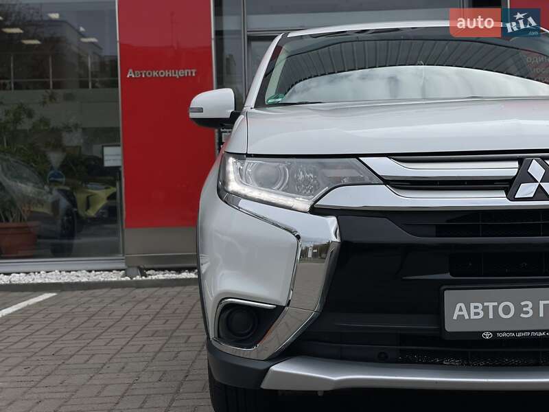 Позашляховик / Кросовер Mitsubishi Outlander 2017 в Луцьку