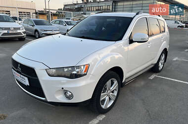 Mitsubishi Outlander 2012