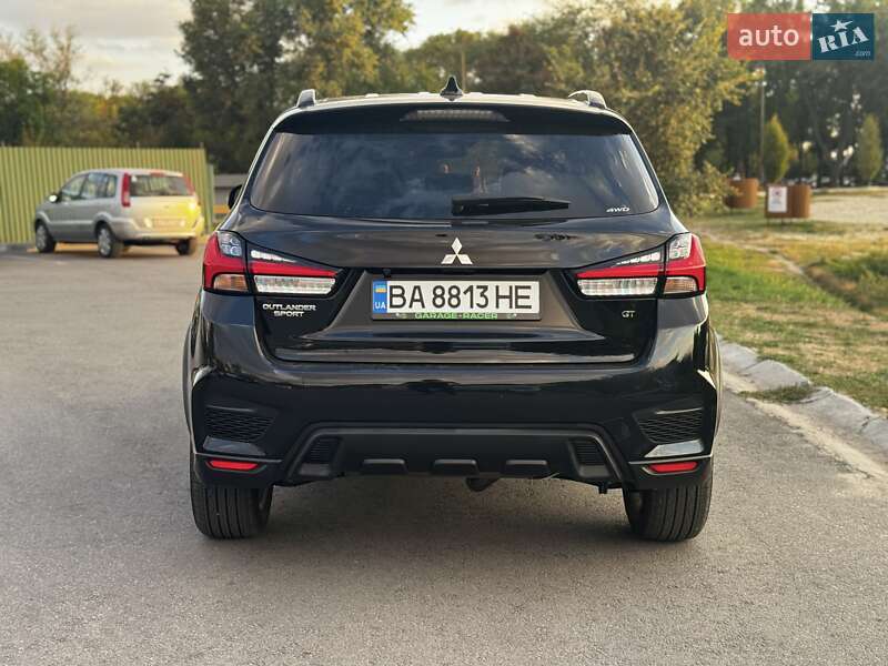 Позашляховик / Кросовер Mitsubishi Outlander 2023 в Олександрії