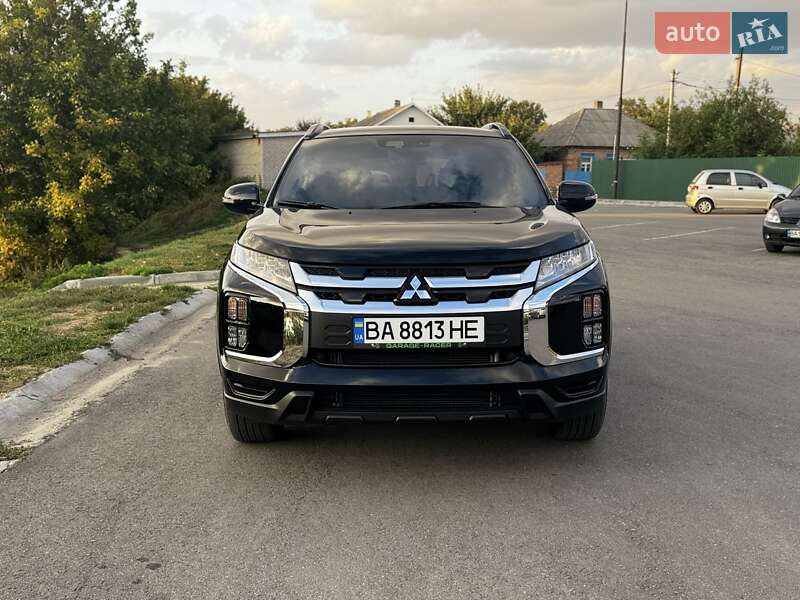 Позашляховик / Кросовер Mitsubishi Outlander 2023 в Олександрії